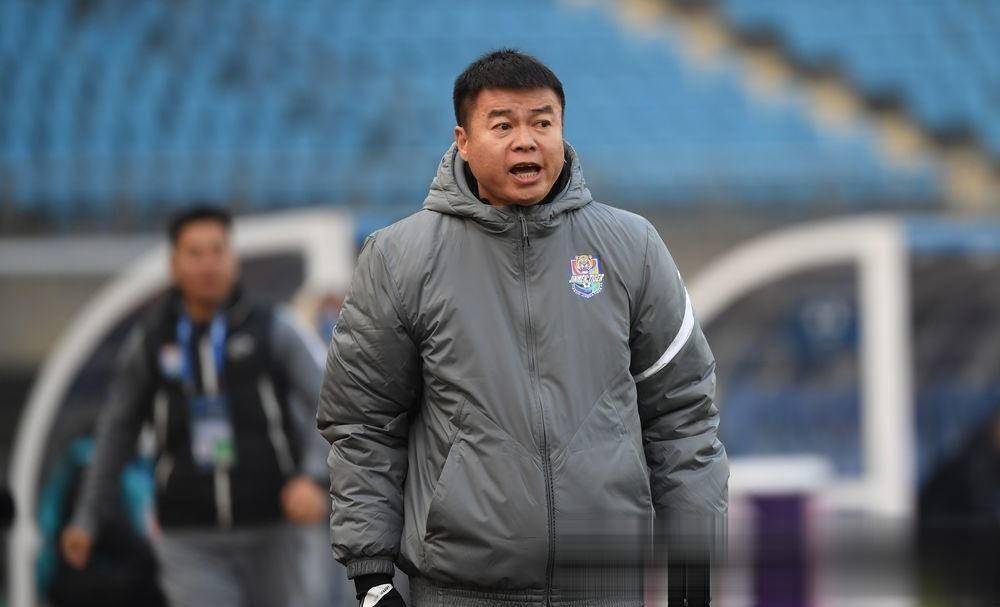 阿扎伦卡遭遇五持续失利，巴黎圣日耳曼教练压力巨大！