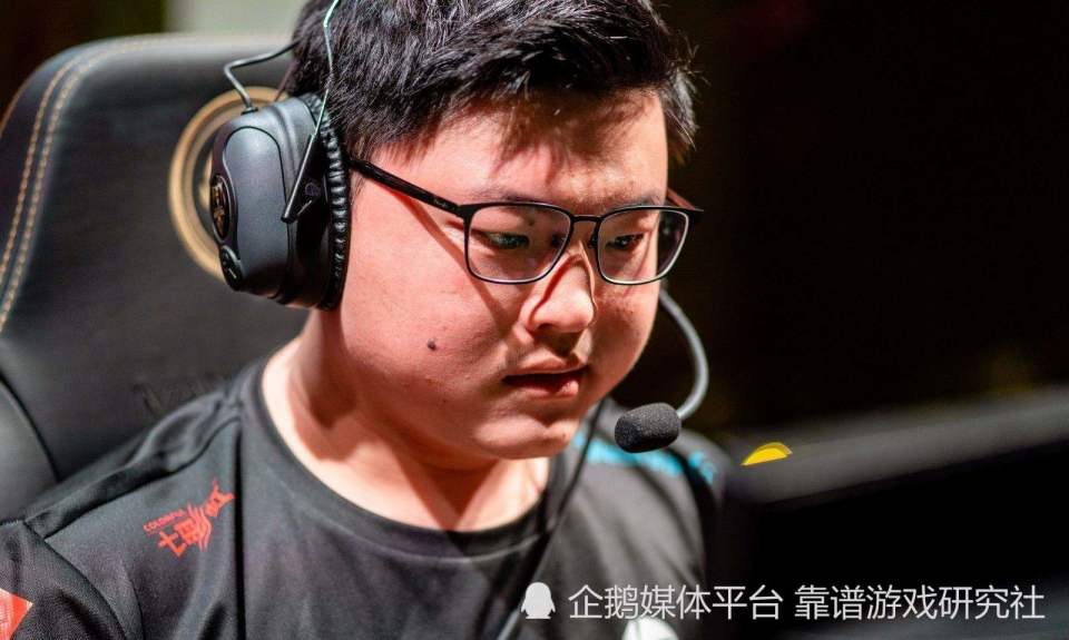 Uzi重返赛场，领先优势明显首场状态出色，热火观众沸腾！